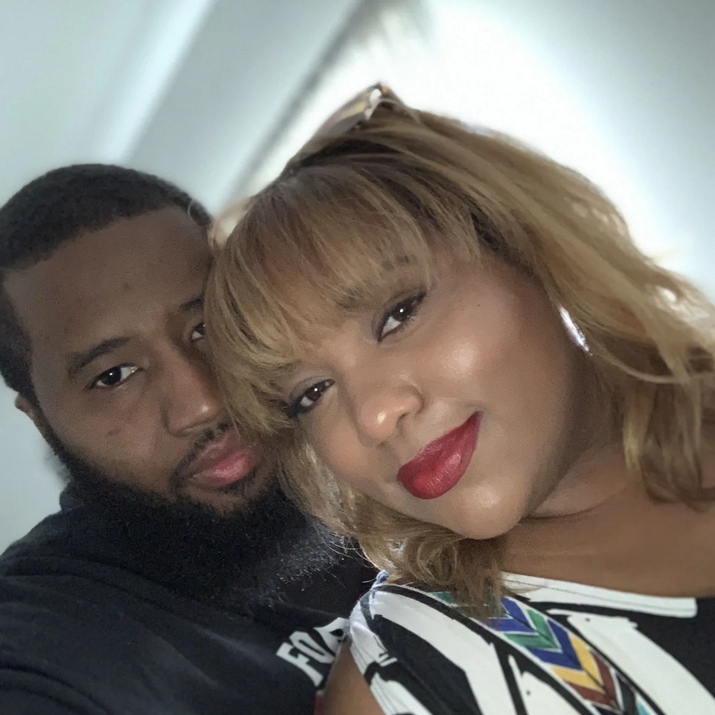 Mavinga and Alysha Warner, cheek to cheek in a selfie.